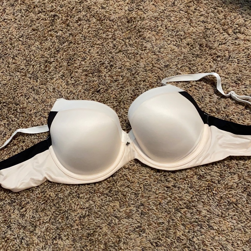Light pink Victoria’s Secret Bra